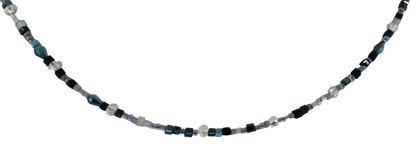 n832